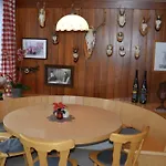 Haus Engel 3* Gams
