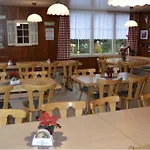 מלון Haus Engel 3*