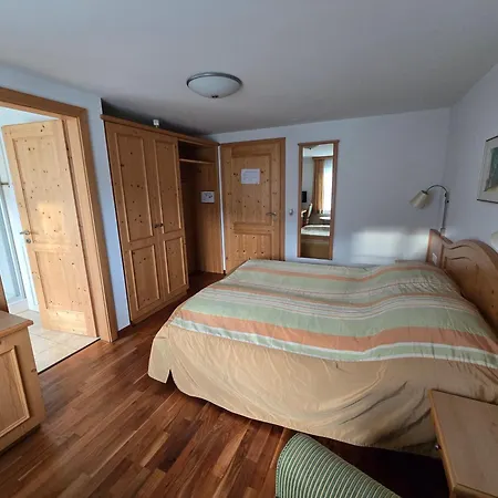 Haus Engel מלון 3*