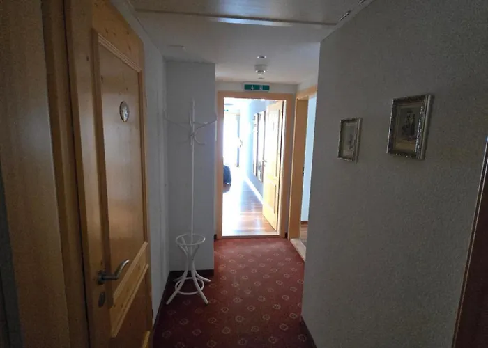Hotel Haus Engel 3*